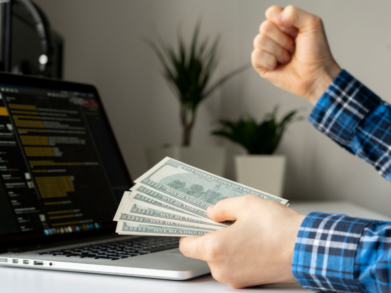 The Secret Side Hustles of Singapore: How to Earn on the Sly