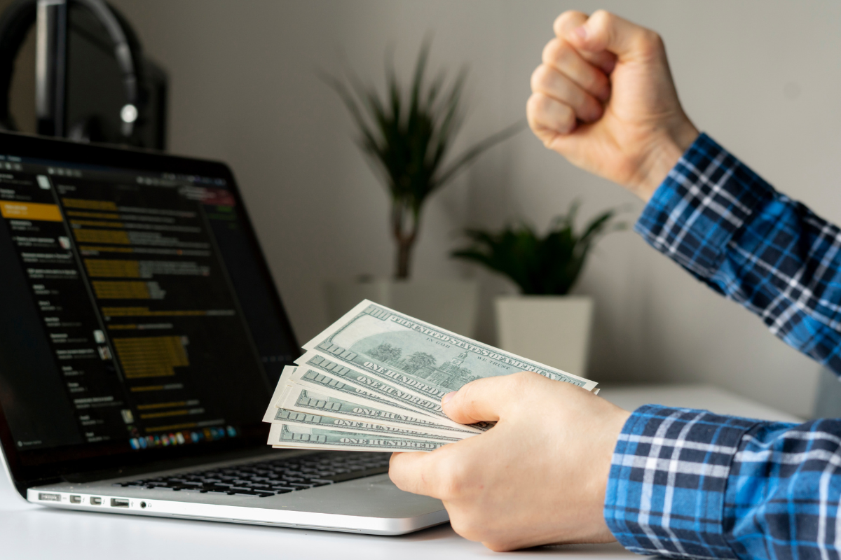 The Secret Side Hustles of Singapore: How to Earn on the Sly